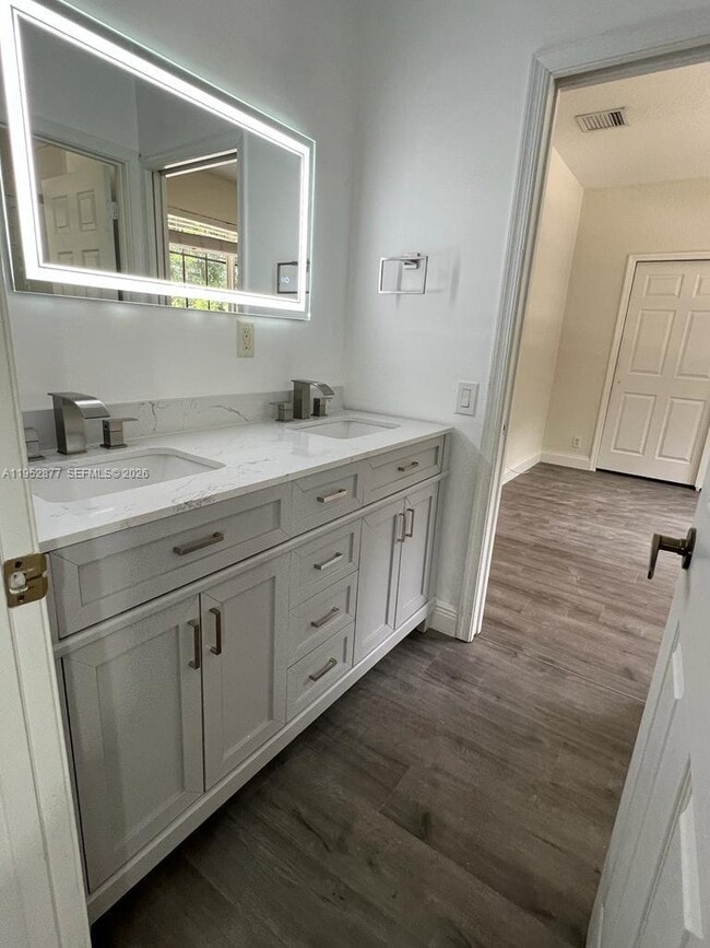 Building Photo - 1971 Harbor View Cir