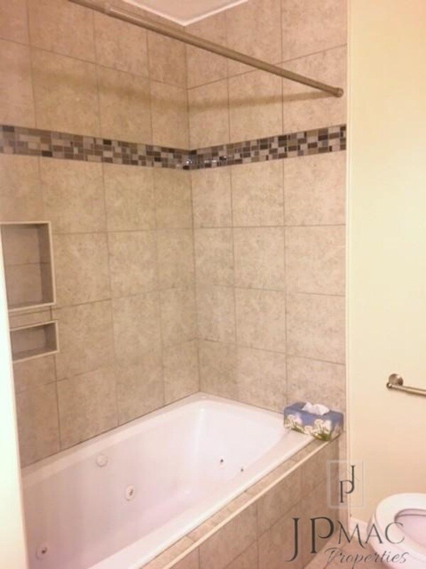 Building Photo - 703 Ikes Rd