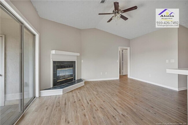 Building Photo - 6800 Willowbrook Dr