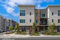 Building Photo - 151 Steely