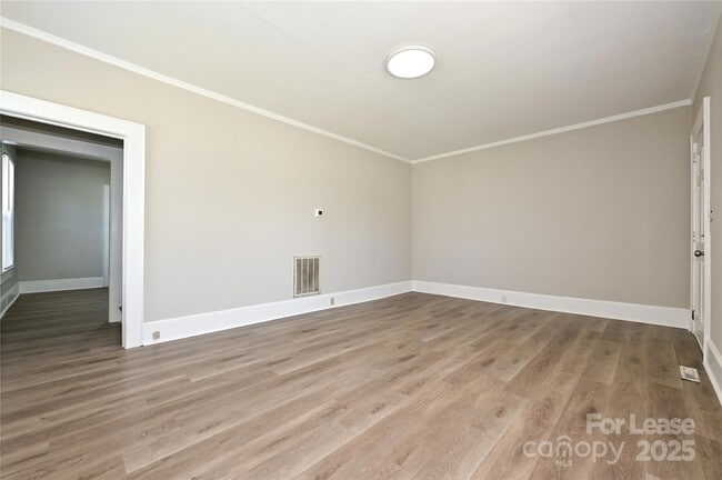 Building Photo - 134 Saluda St
