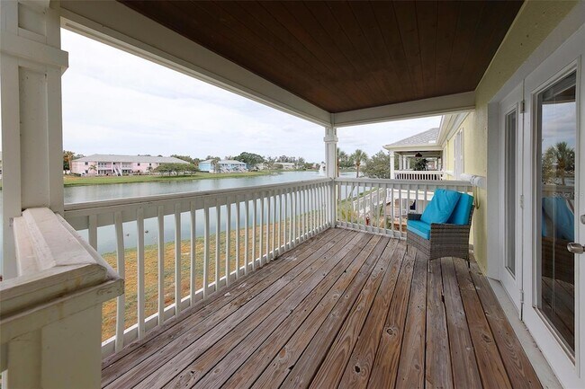 Building Photo - 222 Pompano Dr SE