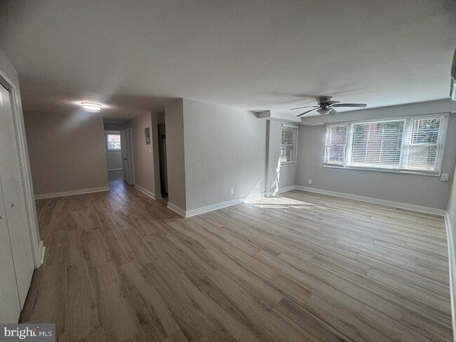 Building Photo - 500 S Courthouse Rd