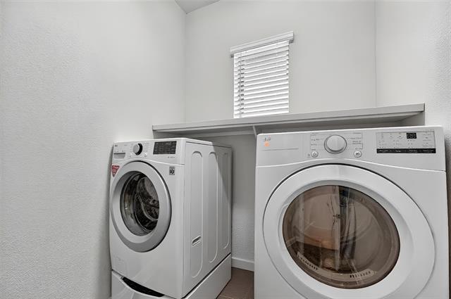 Building Photo - 624 Treaty Oak Dr