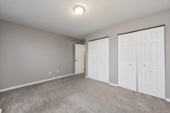 Building Photo - 2636 Villa Park Dr