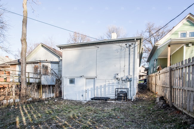 Building Photo - Cozy and Charming Two-Bedroom House with M...