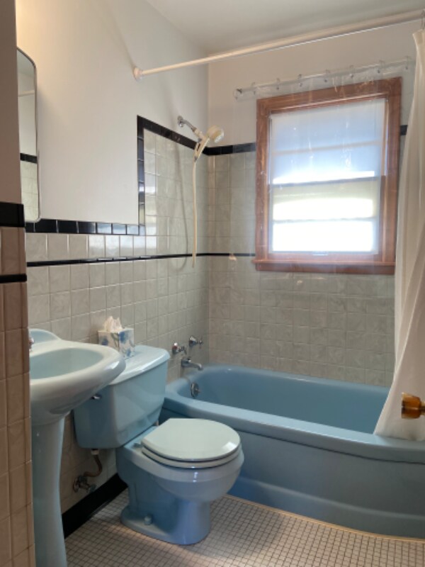 Building Photo - 100 91st Ln NE