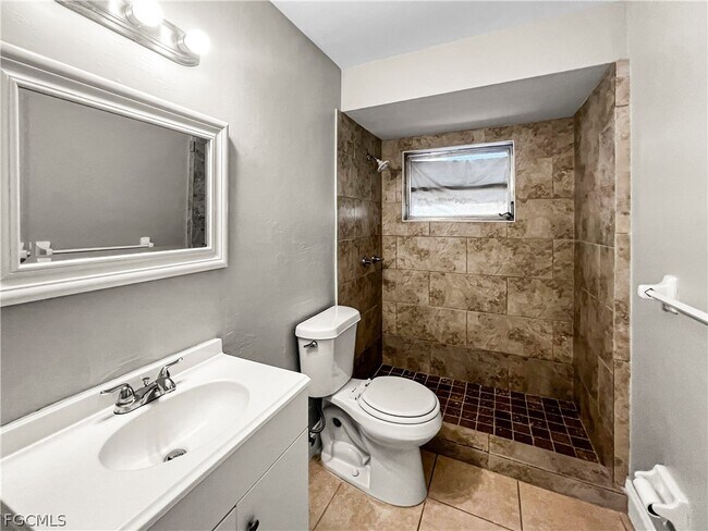 Building Photo - 7300 Barragan Rd