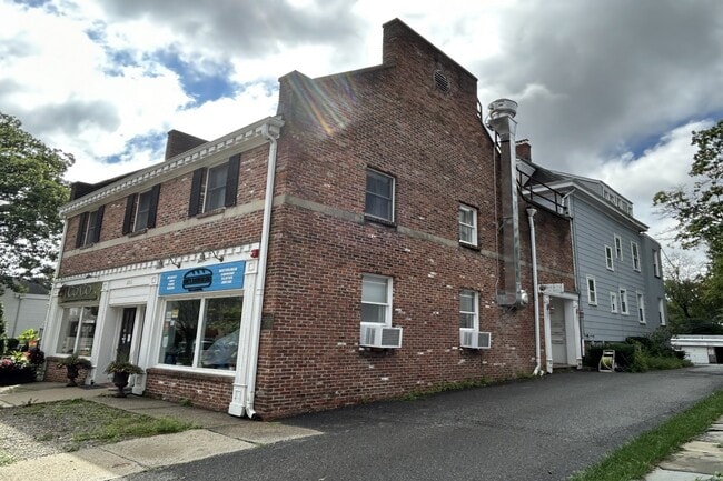 Building Photo - 206 Bellevue Ave