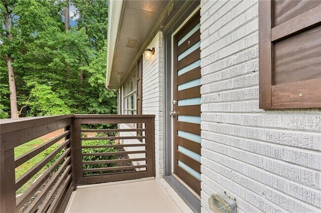 Building Photo - 3731 N Druid Hills Rd