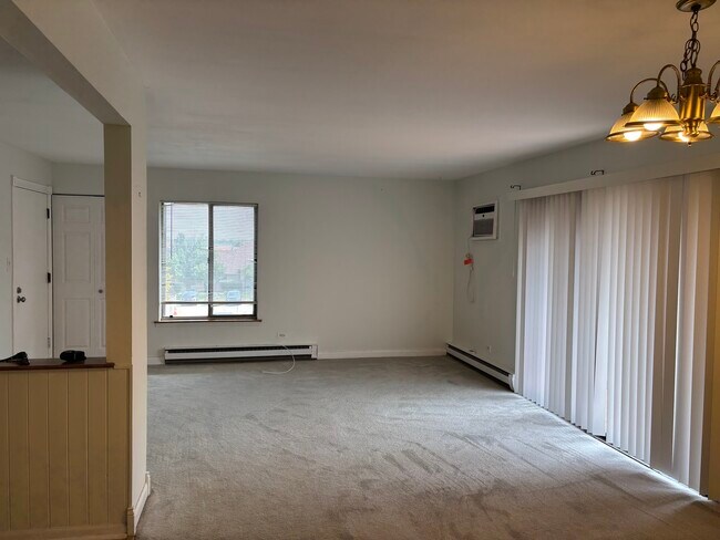 Building Photo - 15826 Terrace Dr