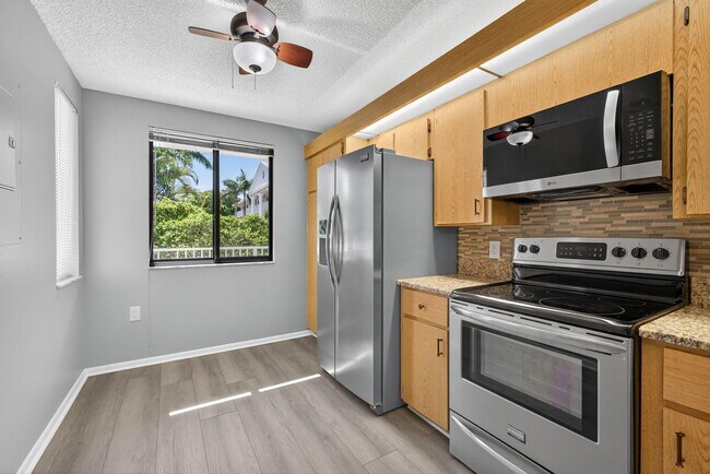 Building Photo - 2581 Village Blvd