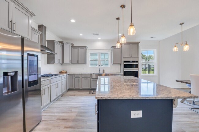 Building Photo - "Lagoon view in Lawton Station - Spacious ...