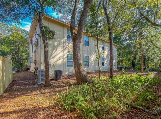 Building Photo - 2334 Sylvan Ct