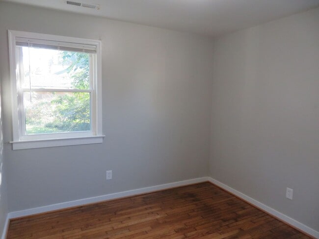 Building Photo - Hopewell