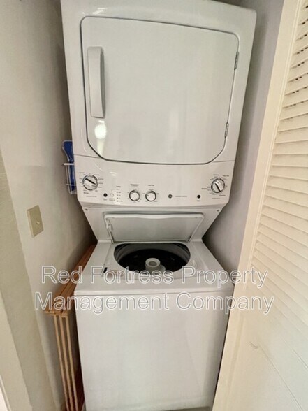 Building Photo - 7113 Quail Run Ct W