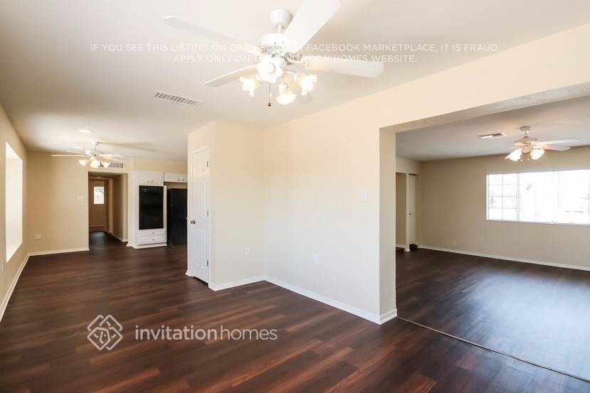Building Photo - 5410 N 64th Dr