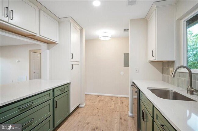 Building Photo - 10264 Redtail Ct
