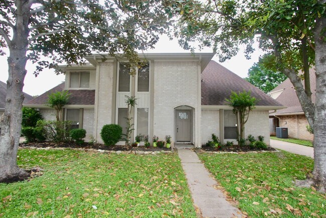 Building Photo - 3015 Green Fields Dr