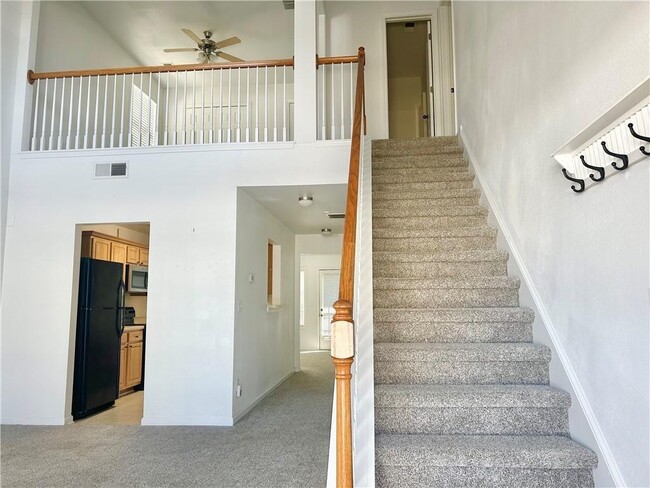 Building Photo - 6475 White Walnut Way