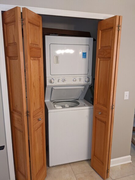 laundry - 283 S Zeeb Rd