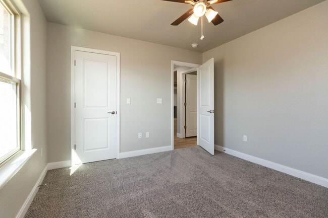 Building Photo - 2700 Tampa Bay Ave