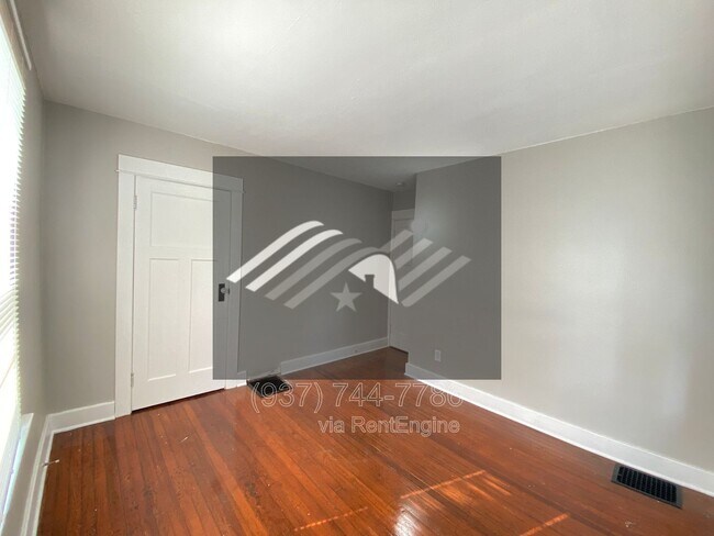 Building Photo - 26 W Beechwood Ave