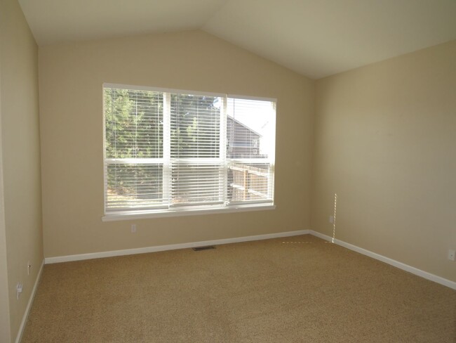 Building Photo - Cozy 3 Bedroom House in Stetson Hills