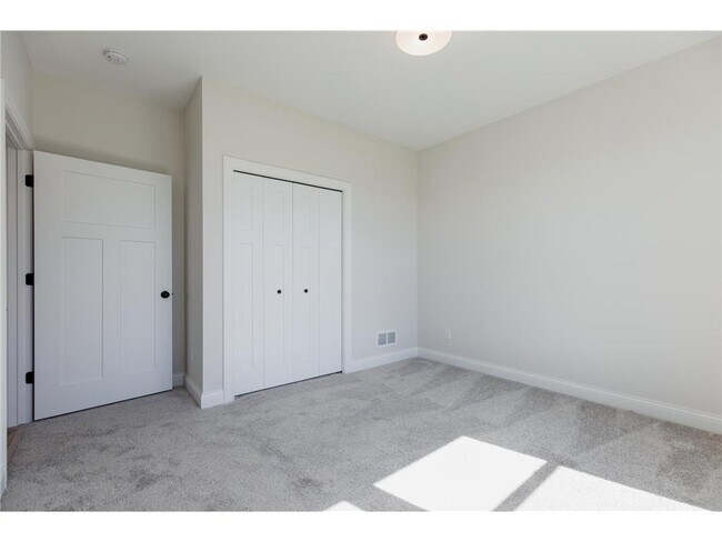 Building Photo - 4817 127th Cir NE
