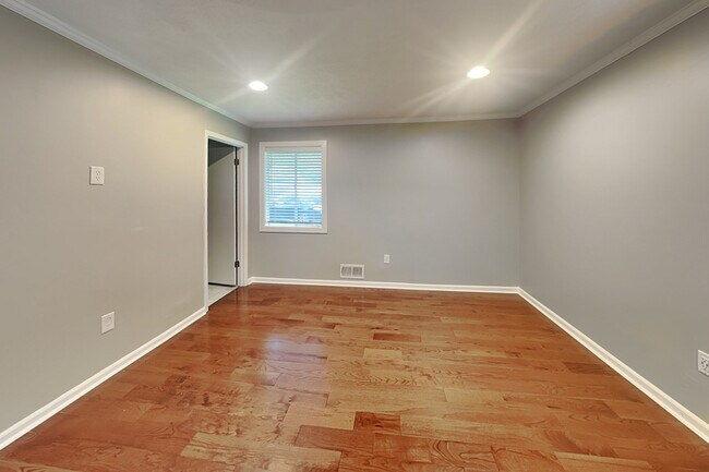 Building Photo - 4623 Huntridge Dr