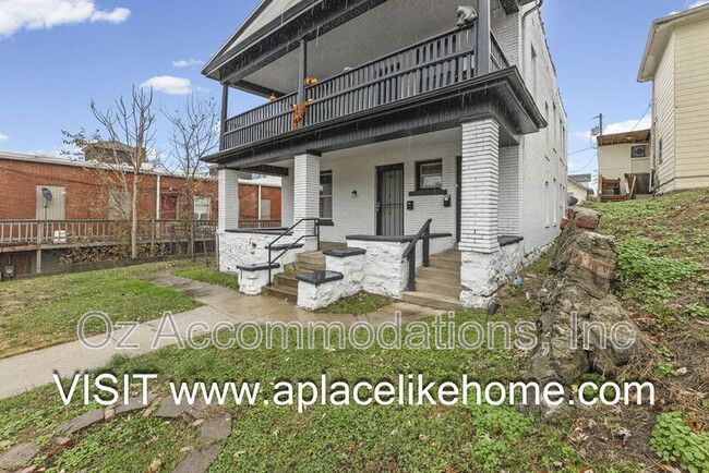 Building Photo - 3523 St John Ave