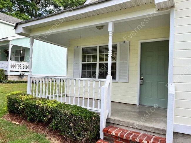 Building Photo - 903 Gordon St