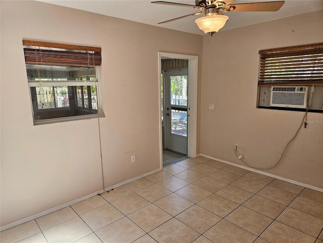 Building Photo - 1088 Panda Rd