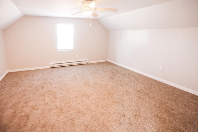 Building Photo - 628 Evesham Ave