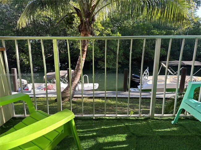 Building Photo - 1860 Venice Park Dr