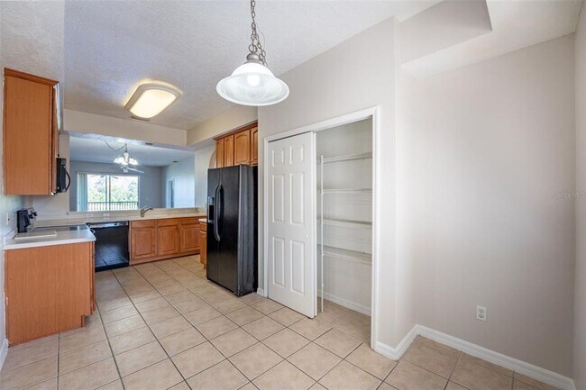 Building Photo - 9435 Myrtle Creek Ln