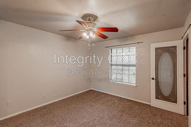 Building Photo - 4400 Hemingway Dr