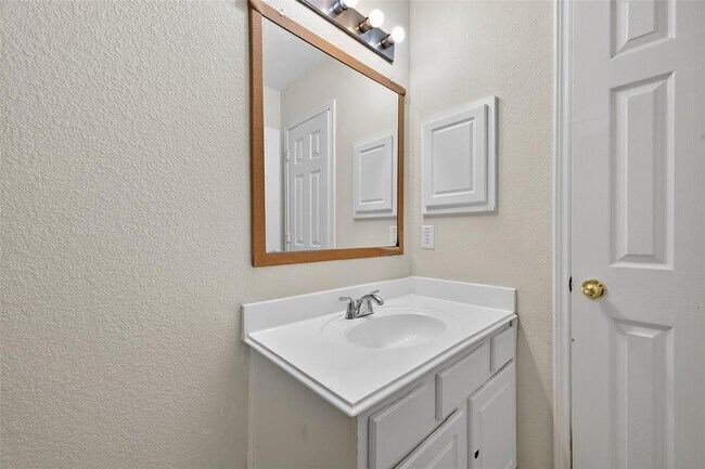 Building Photo - 21515 White Falls Ln