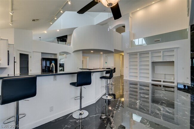 Building Photo - 174 Buena Ct