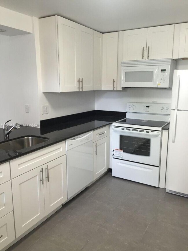 Building Photo - 860 NE 209th Terrace