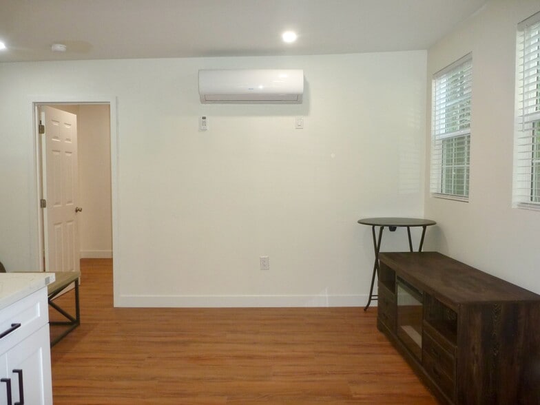 Building Photo - 1110 S Wooster St