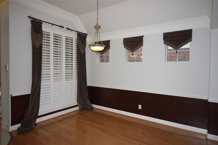 Building Photo - 1648 Lakeside Enclave Dr