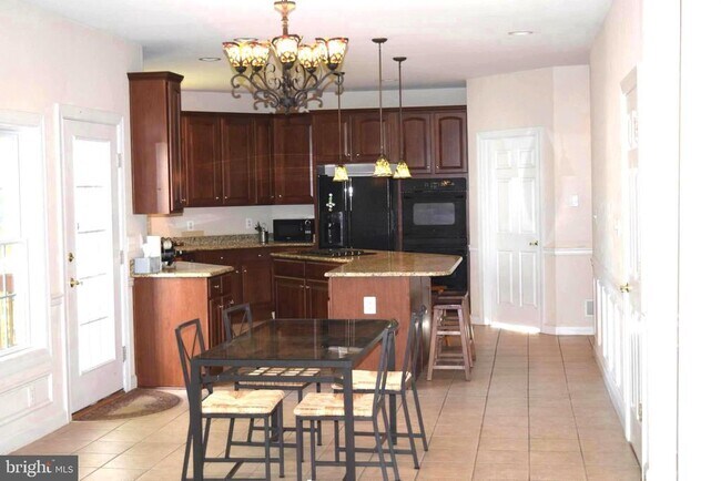 Building Photo - 6808 Old Chesterbrook Rd