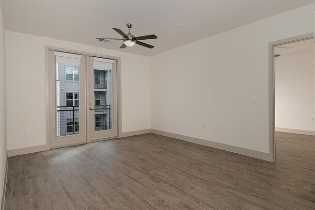 Building Photo - 8900 Six Pines Dr