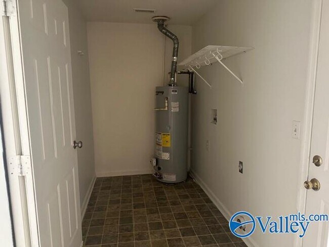 Building Photo - 73 Lavaughn Dr