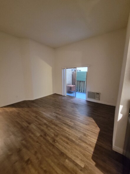 Building Photo - 4124 N Eagle Rock Blvd