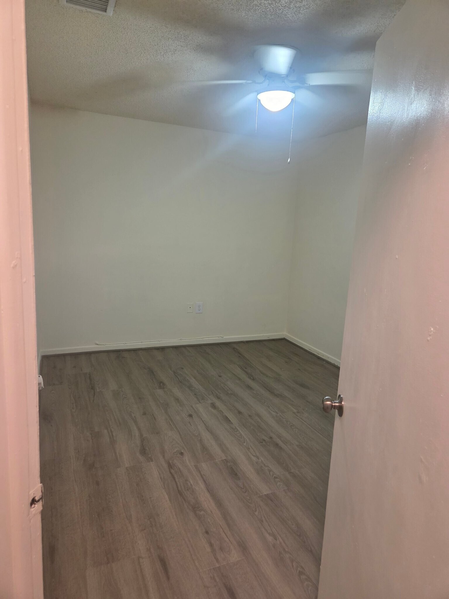 Building Photo - 5690 W 9th Ln