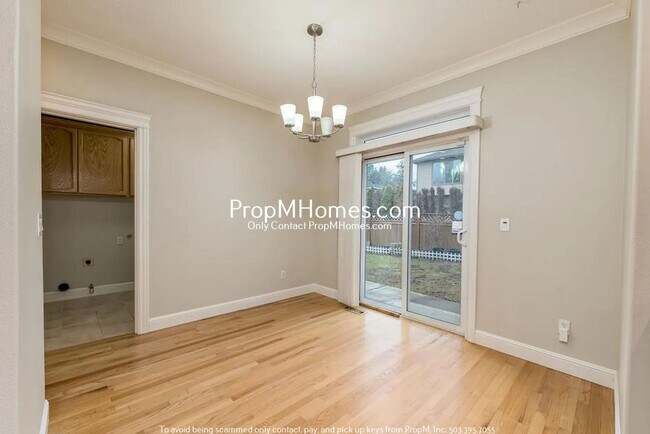 Building Photo - Gorgeous Three Bedroom Home in Centennial!
