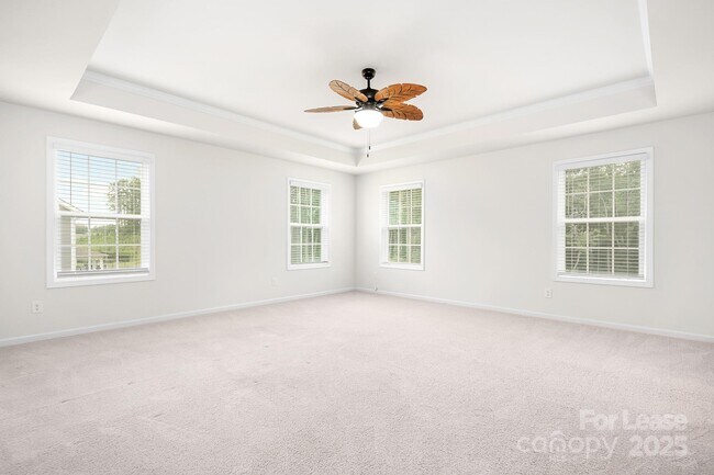 Building Photo - 1076 Thoroughbred Dr.