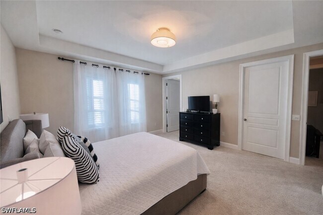 Building Photo - 2547 Marquesa Royale Ln